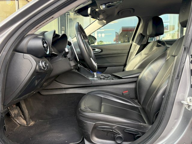 Alfa-Romeo Alfa-Romeo Giulia 2.2 JTD 190 ch AT8 SPORT