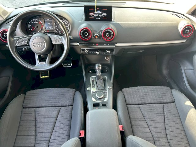 Audi Audi A3 III 1.6 TDI 110ch S Line