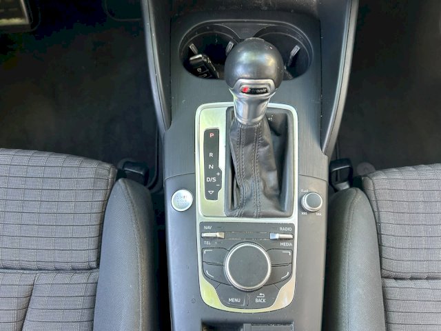 Audi Audi A3 III 1.6 TDI 110ch S Line