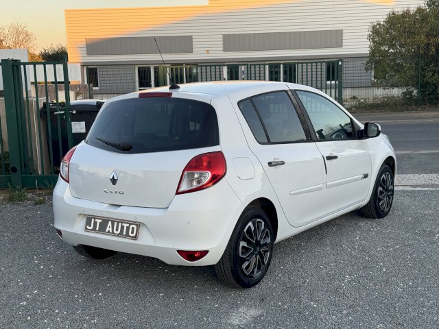 Renault Renault Clio III 1.5 dCi75 Dynamique TomTom 5p