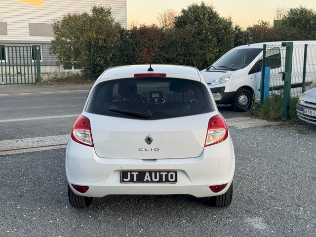 Renault Renault Clio III 1.5 dCi75 Dynamique TomTom 5p