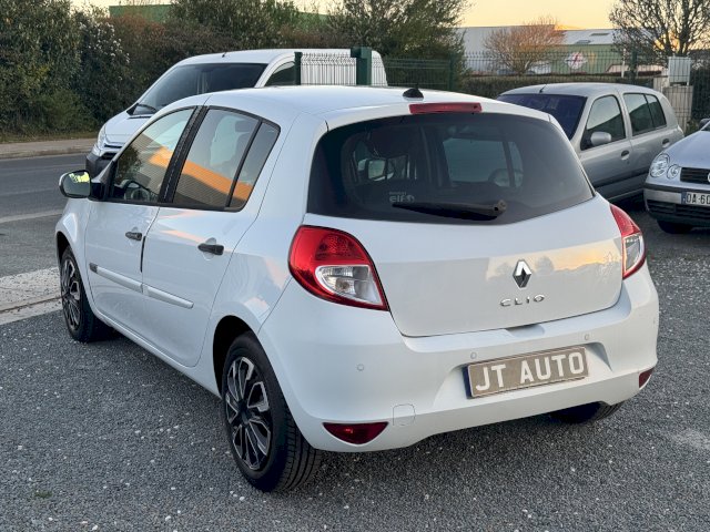 Renault Renault Clio III 1.5 dCi75 Dynamique TomTom 5p