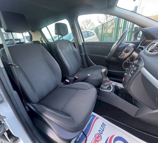 Renault Renault Clio III 1.5 dCi75 Dynamique TomTom 5p