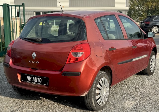 Renault Renault Clio III (B/C85) 1.2 16v 75ch Authentique 5p