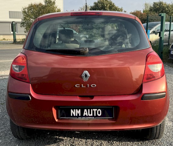 Renault Renault Clio III (B/C85) 1.2 16v 75ch Authentique 5p