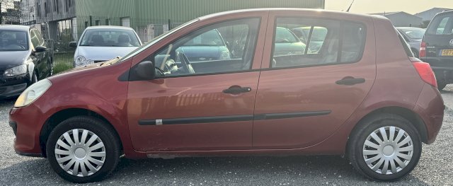 Renault Renault Clio III (B/C85) 1.2 16v 75ch Authentique 5p