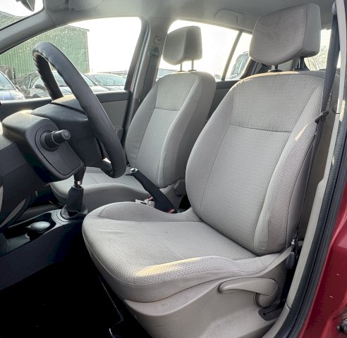 Renault Renault Clio III (B/C85) 1.2 16v 75ch Authentique 5p