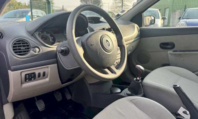 Renault Renault Clio III (B/C85) 1.2 16v 75ch Authentique 5p
