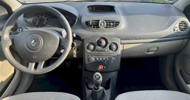 Renault Renault Clio III (B/C85) 1.2 16v 75ch Authentique 5p