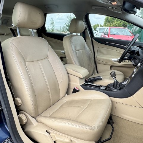 Ford Ford Mondeo III 2.0 TDCi 140ch DPF Ghia X