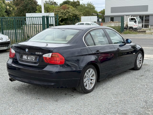 BMW BMW Série 3 V (E90) 325i 218ch Confort