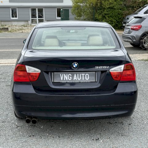 BMW BMW Série 3 V (E90) 325i 218ch Confort