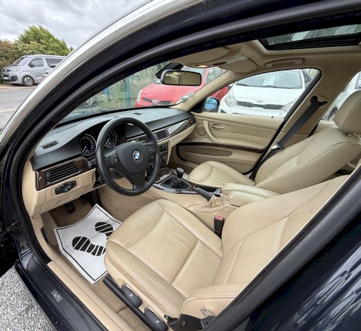 BMW BMW Série 3 V (E90) 325i 218ch Confort