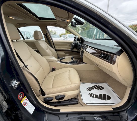 BMW BMW Série 3 V (E90) 325i 218ch Confort