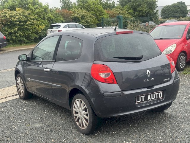 Renault Renault Clio III (B/C85) 1.5 dCi 85ch Privilège 3p