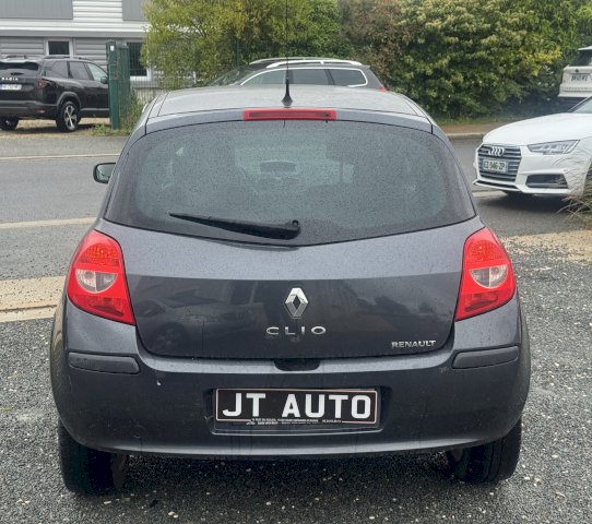 Renault Renault Clio III (B/C85) 1.5 dCi 85ch Privilège 3p