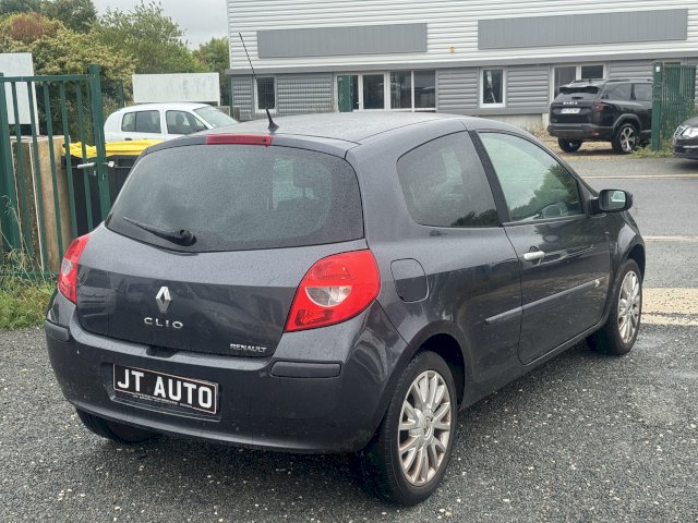 Renault Renault Clio III (B/C85) 1.5 dCi 85ch Privilège 3p