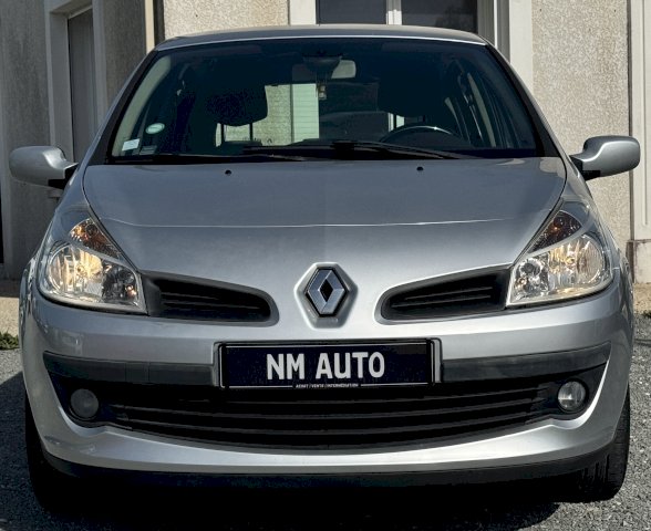 Renault Renault Clio III (B/C85) 1.4 16v 98ch Confort Expression 5p