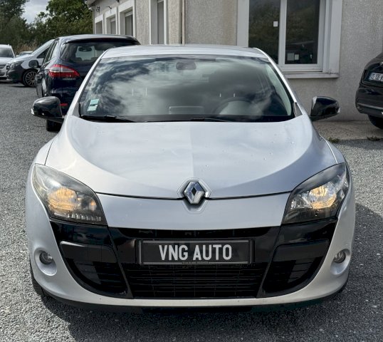 Renault Renault Megane III Coupé 1.5 dCi 90ch TomTom Live 