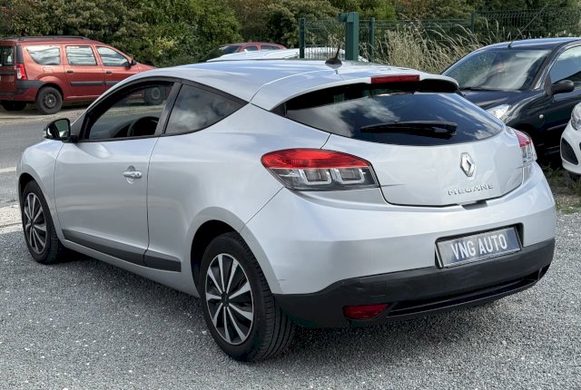 Renault Renault Megane III Coupé 1.5 dCi 90ch TomTom Live 