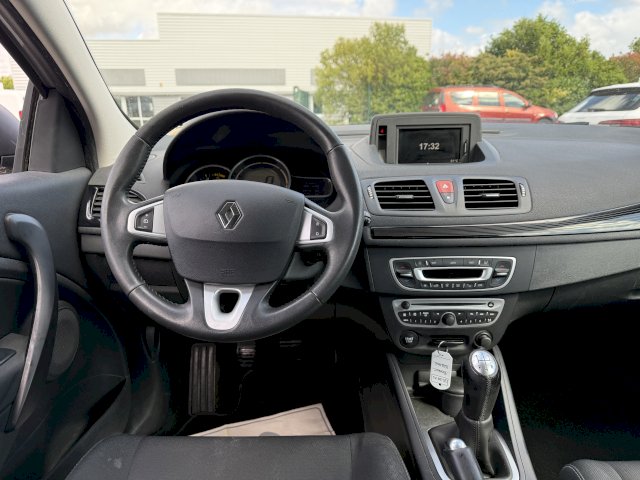 Renault Renault Megane III Coupé 1.5 dCi 90ch TomTom Live 