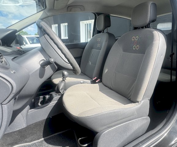 Renault Renault Twingo II (C44) 1.2 LEV 16v 75ch Rip Curl