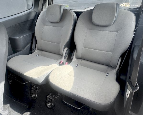 Renault Renault Twingo II (C44) 1.2 LEV 16v 75ch Rip Curl