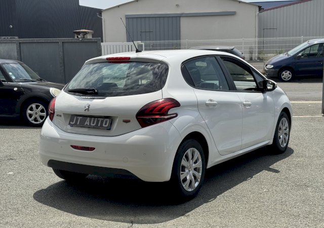 Peugeot Peugeot 208  1.6 BlueHDi 75ch Like 5p