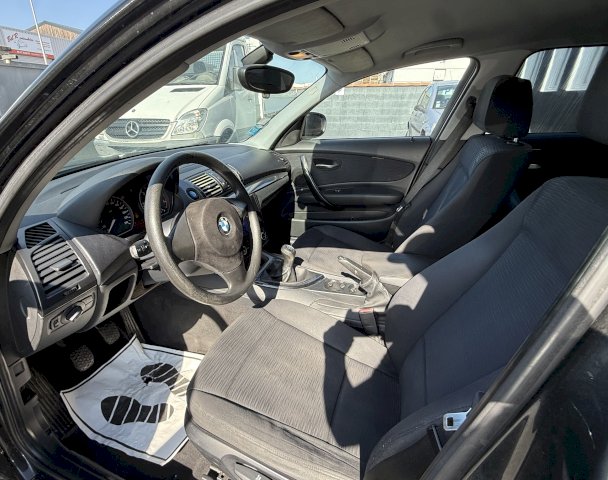 BMW BMW Série 1 118d 143ch Confort CAR-PLAY