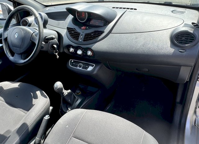 Renault Renault Twingo II (C44) 1.2 16v 75ch Rip Curl