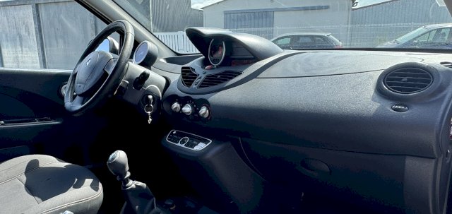 Renault Renault Twingo II (C44) 1.2 16v 75ch Rip Curl