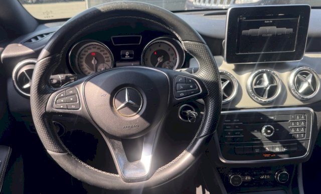 Mercedes-Benz Mercedes-Benz CLA I (C117) 200 CDI Sensation