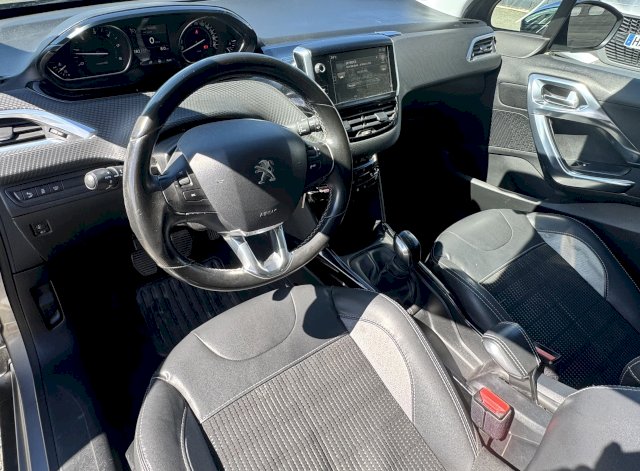 Peugeot Peugeot 2008  1.6 BlueHDi 100ch Féline Titane