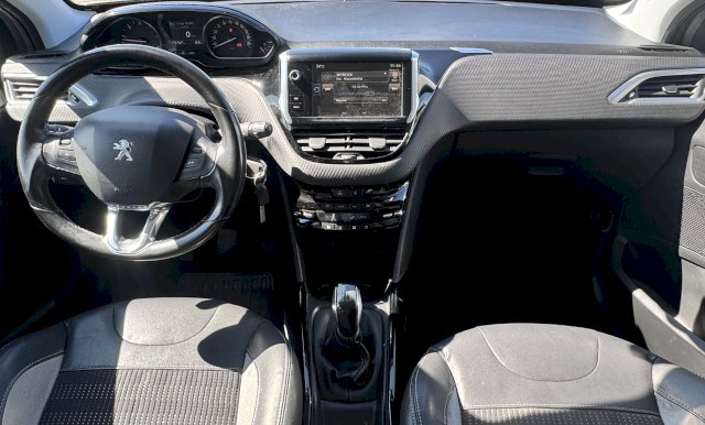 Peugeot Peugeot 2008  1.6 BlueHDi 100ch Féline Titane