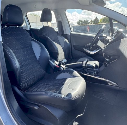 Peugeot Peugeot 2008  1.6 BlueHDi 100ch Féline Titane