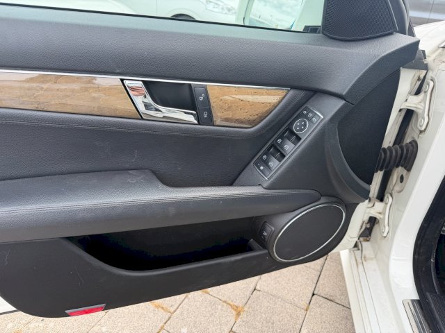 Mercedes-Benz Mercedes-Benz Classe C III (W204) 220 CDI BE Avantgarde Pack Luxe