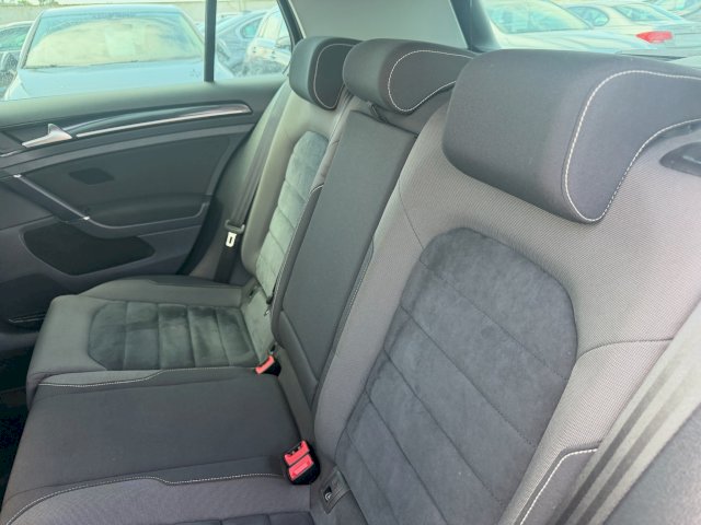 Volkswagen Volkswagen Golf 7 2.0 TDI 150ch Carat 5p