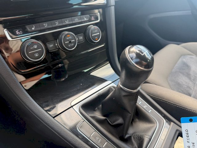 Volkswagen Volkswagen Golf 7 2.0 TDI 150ch Carat 5p