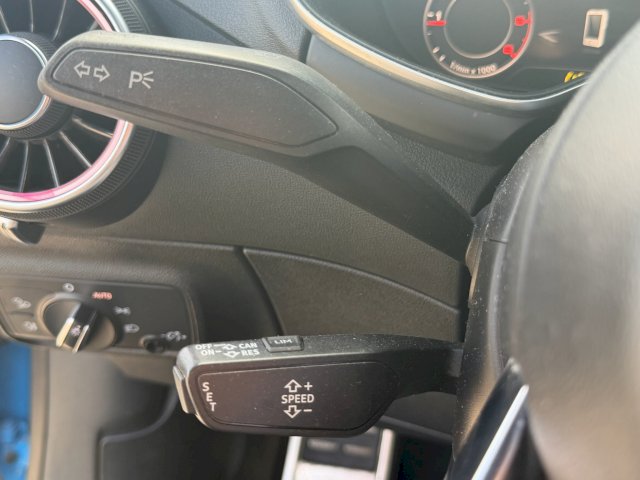 Audi Audi TT III 2.0 TDI 184ch ultra S line