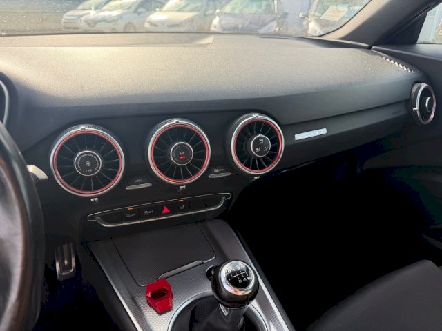 Audi Audi TT III 2.0 TDI 184ch ultra S line
