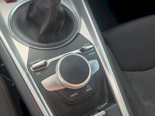 Audi Audi TT III 2.0 TDI 184ch ultra S line