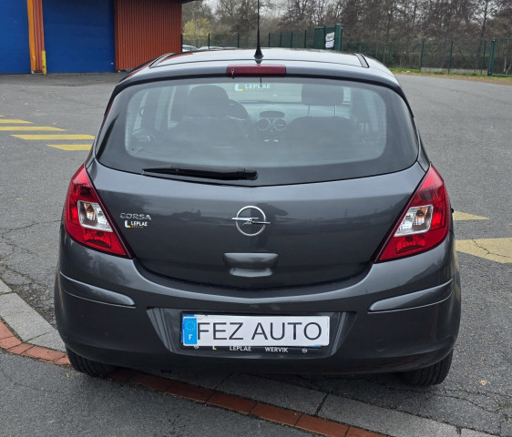Opel Corsa D 1.4 ESSENCE 100CV 111