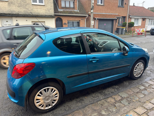 Peugeot Peugeot 207  1.6 HDi90 Trendy 3p