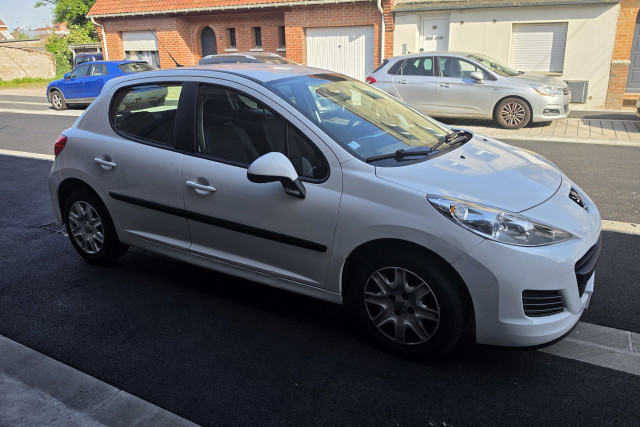 Peugeot 207 1.4 Essence 75ch