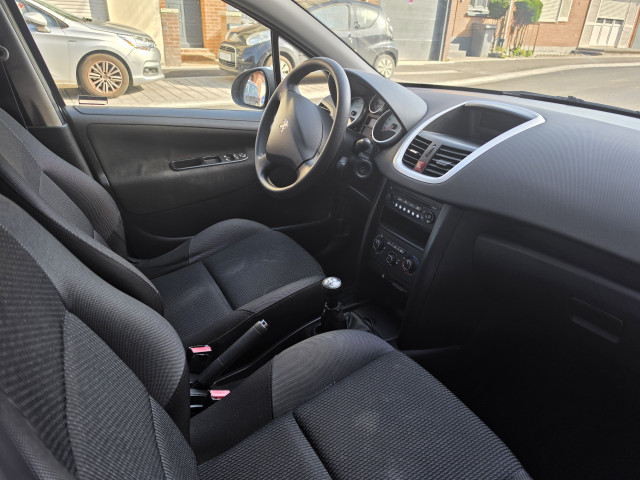 Peugeot 207 1.4 Essence 75ch