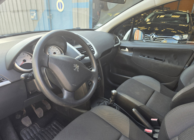 Peugeot 207 1.4 Essence 75ch