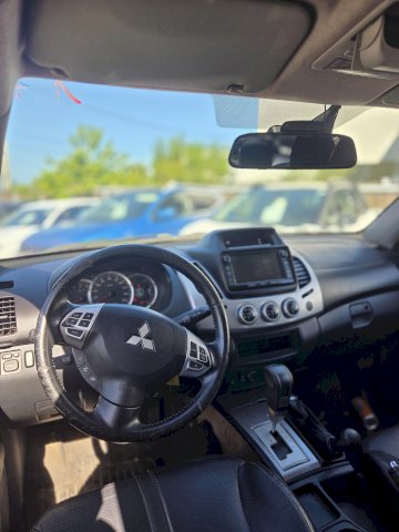 Mitsubishi Mitsubishi L200 2.5 DIESEL 4WD 178cv
