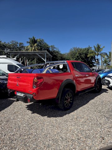 Mitsubishi Mitsubishi L200 2.5 DIESEL 4WD 178cv