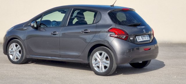 Peugeot Peugeot 208  1.6 BlueHDi 75ch Style 5p