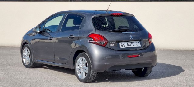 Peugeot Peugeot 208  1.6 BlueHDi 75ch Style 5p